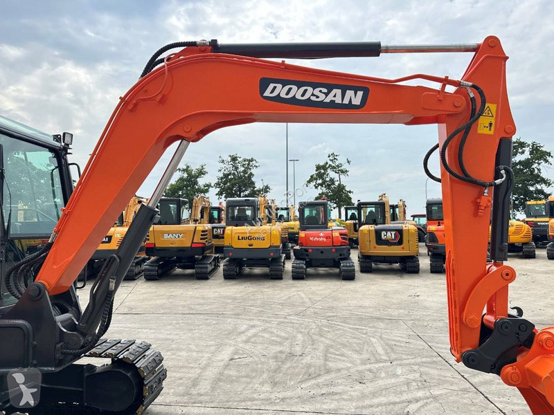 Excavadora Doosan 9C