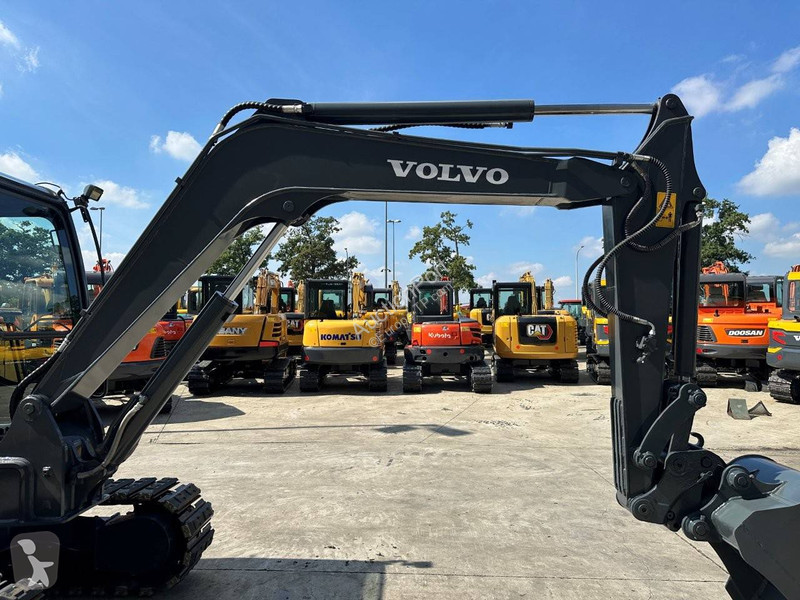 Екскаватор Volvo D