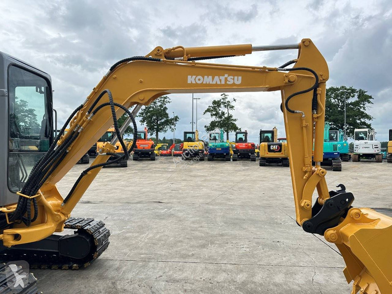 Екскаватор Komatsu