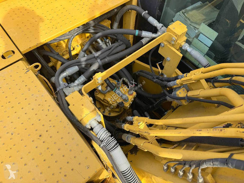 Екскаватор Caterpillar EL