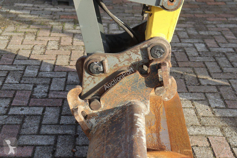 جرافة Neuson 6503