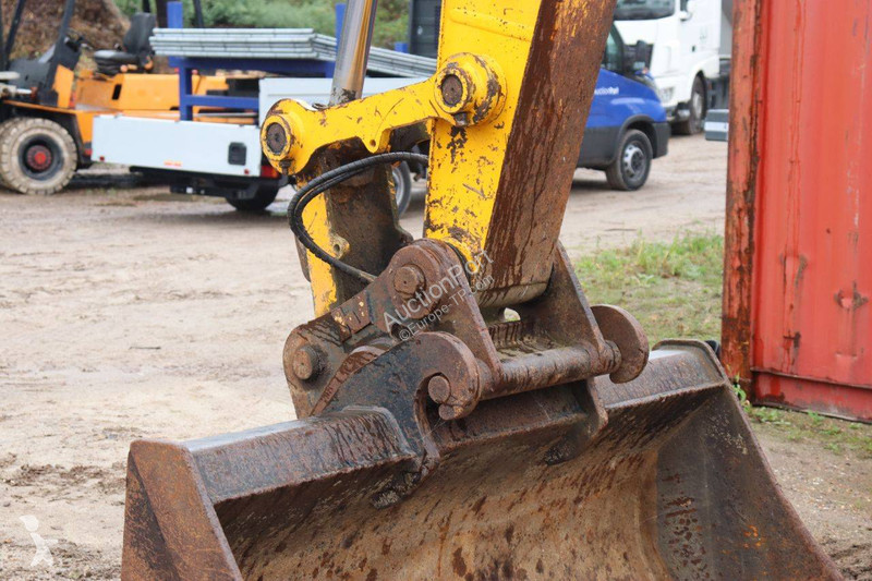 جرافة JCB