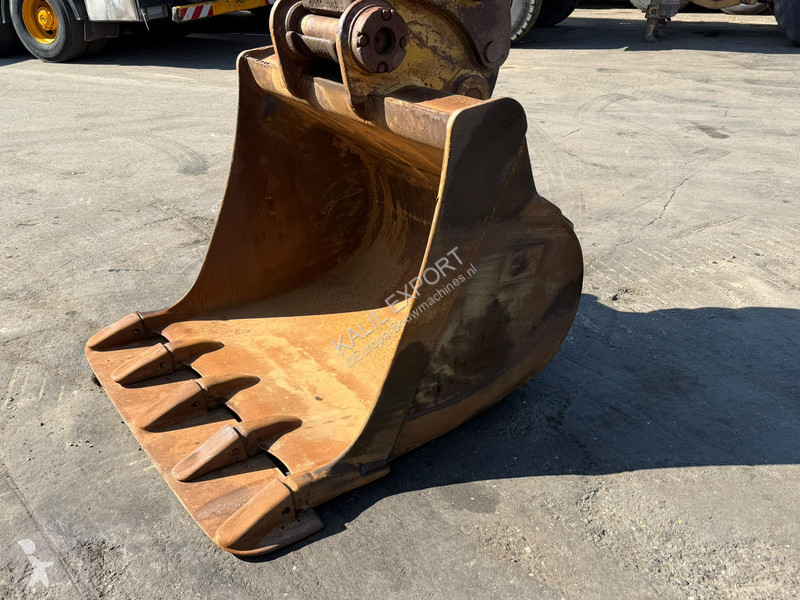جرافة Caterpillar Excavator - 23.9T - Hammer...