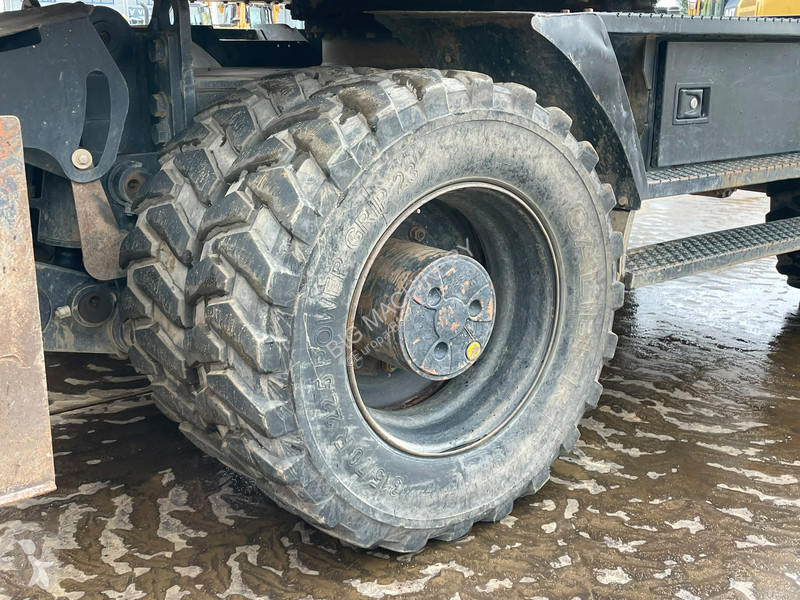 جرافة Hitachi ZX190W-6