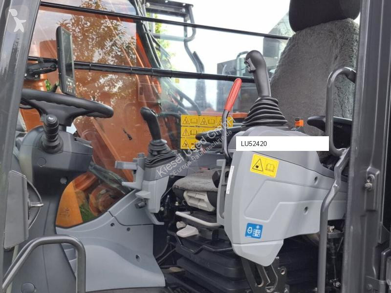 جرافة Hitachi ZX135W-7