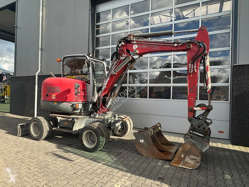 جرافة Wacker Neuson 2