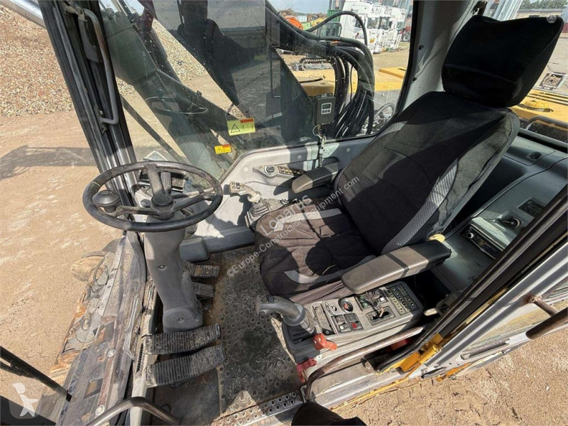 جرافة Volvo