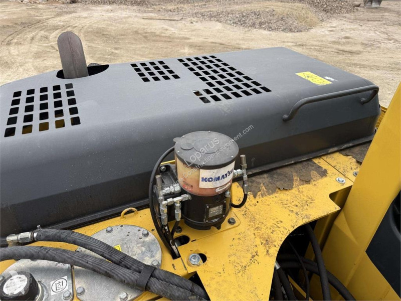 جرافة Komatsu PW 148-8