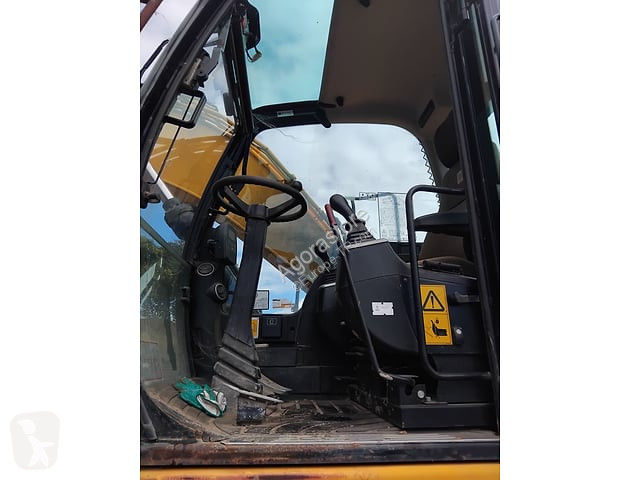 جرافة JCB