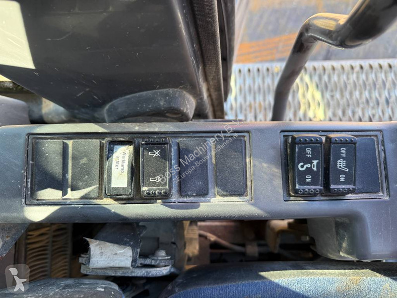 جرافة Hitachi 3 - Hammer Lines / Quick Coupler