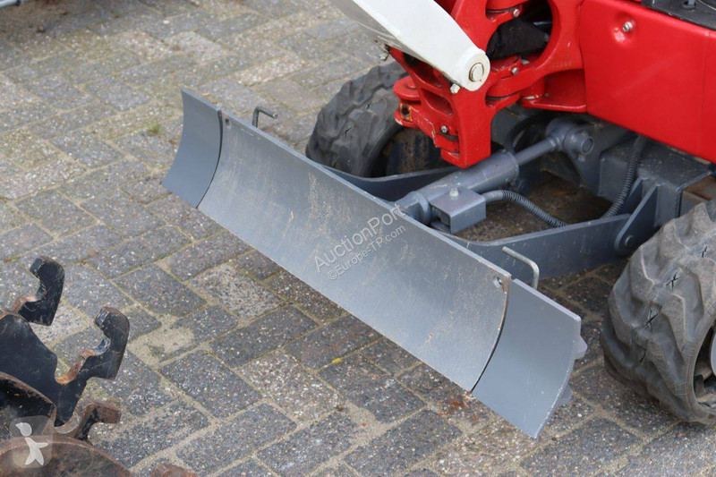 Skovel Takeuchi TB210R