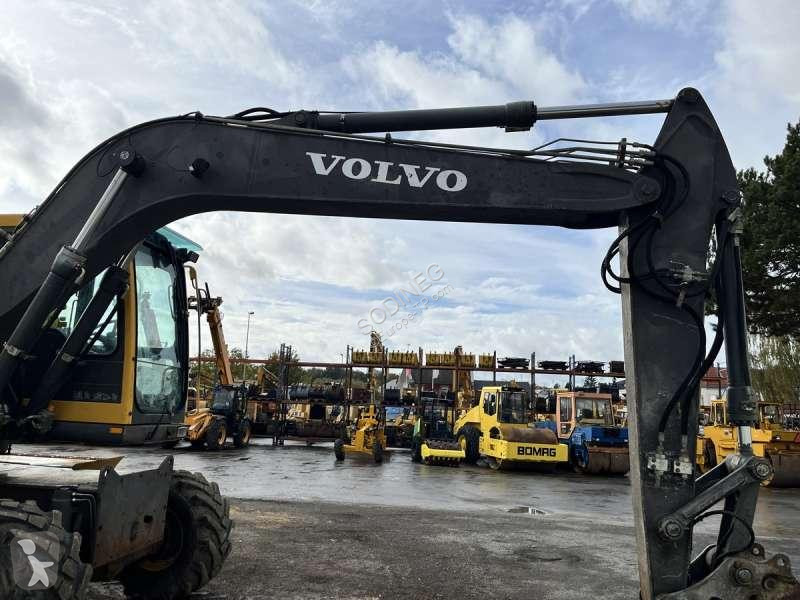 Багер Volvo