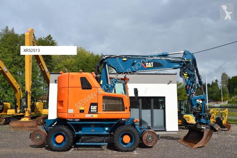 Excavadora Caterpillar M