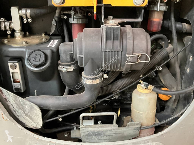 Lopatový nakládač Yanmar SV 16