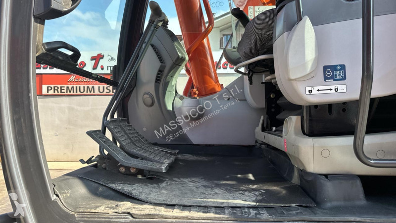 Excavadora Hitachi ZX300LCNT6