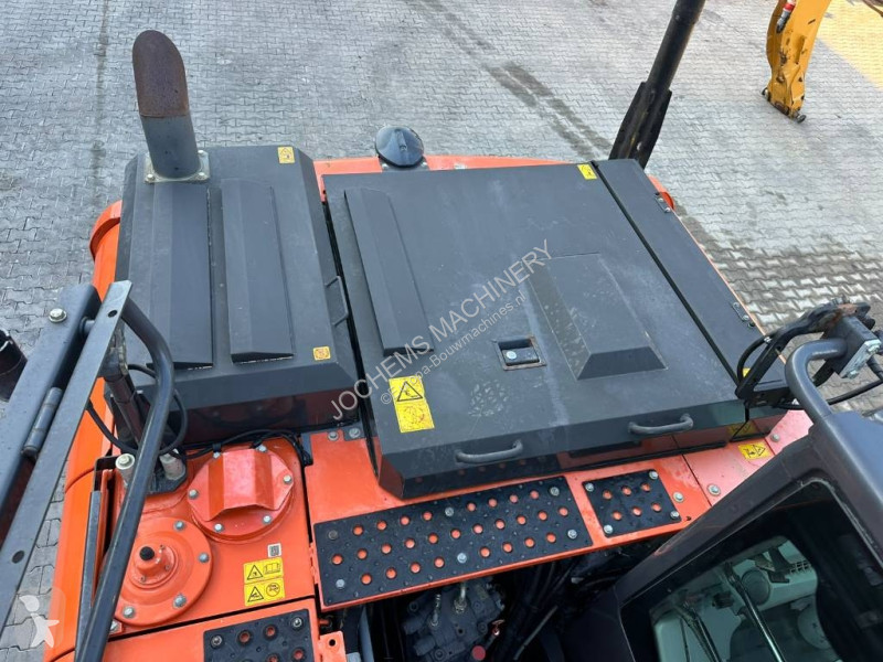 Pelle Hitachi 6