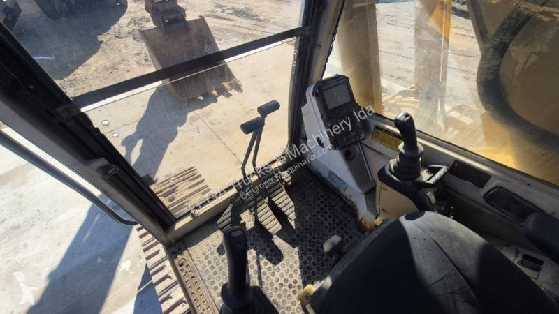 Excavator Caterpillar 320L