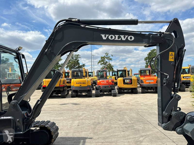 Pelle Volvo EC60C
