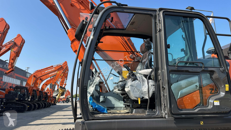 Pelle Hitachi 7