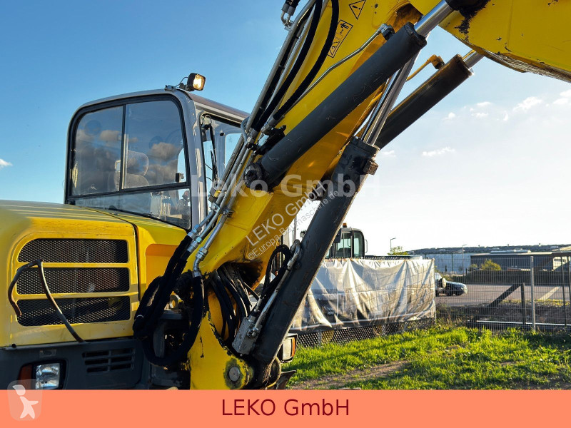 Pelle Wacker Neuson Neuson EW100 Mit Drei Löfffeln