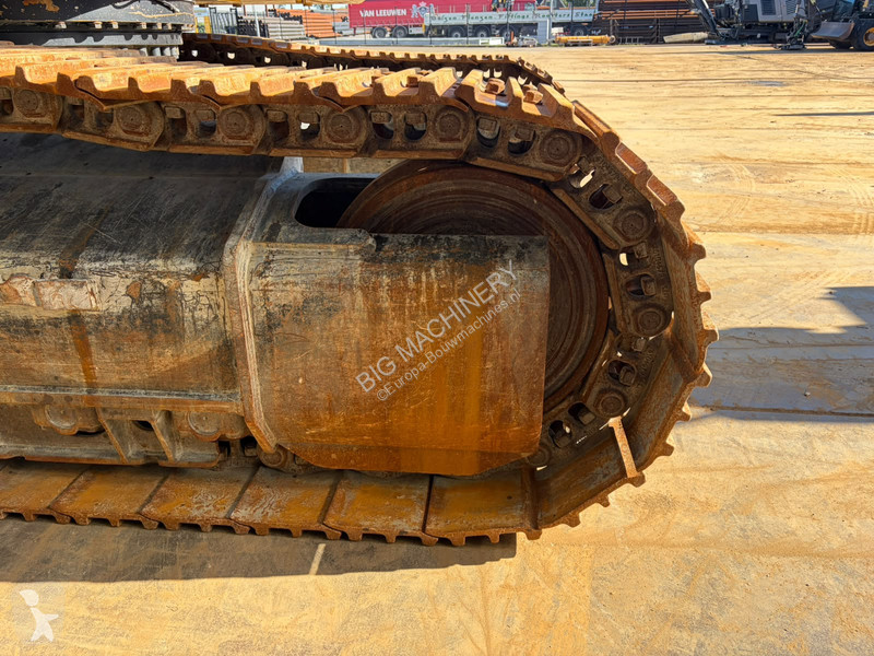 جرافة Caterpillar 07B