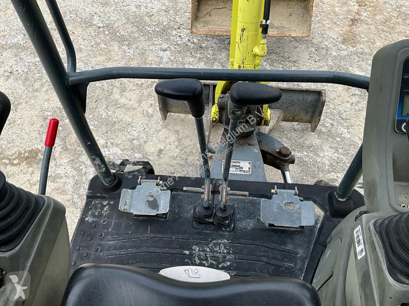 Pelle Takeuchi TB216