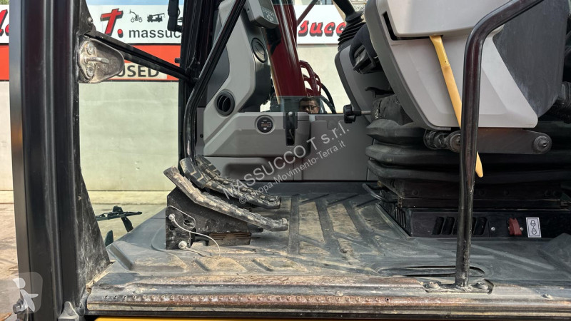 Багер Caterpillar 318FL