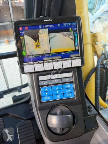 Excavator Komatsu PC490LC-11E0
