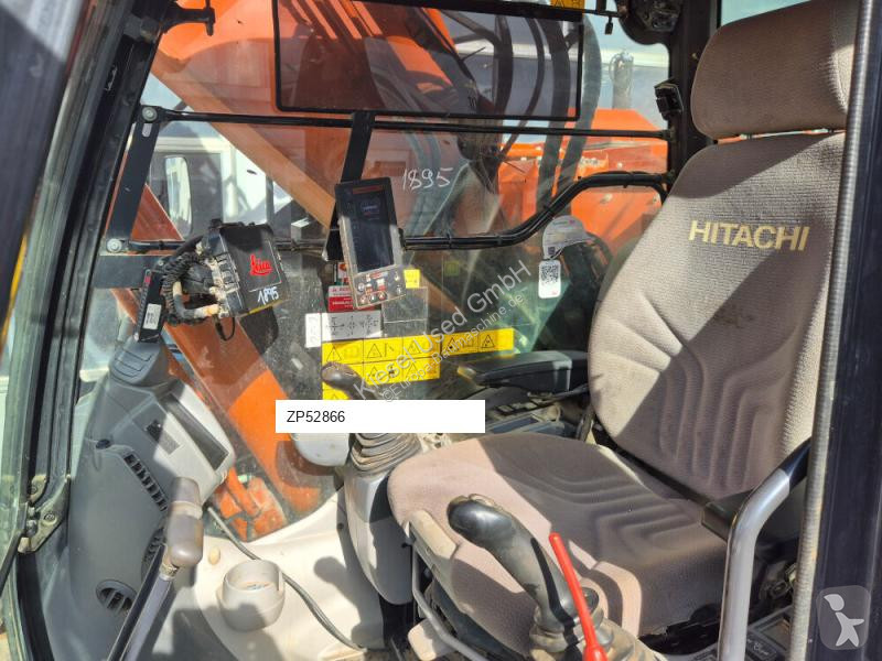 Багер Hitachi