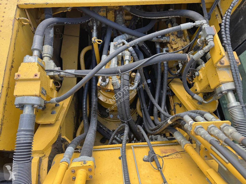 Багер Caterpillar