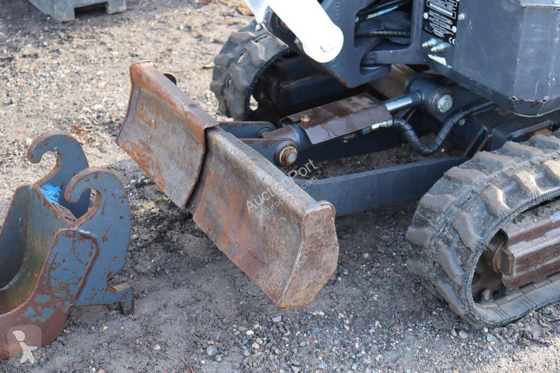 Багер Bobcat Z