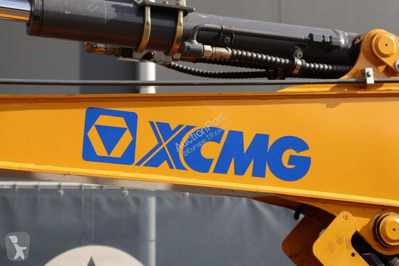 Багер XCMG XE27E
