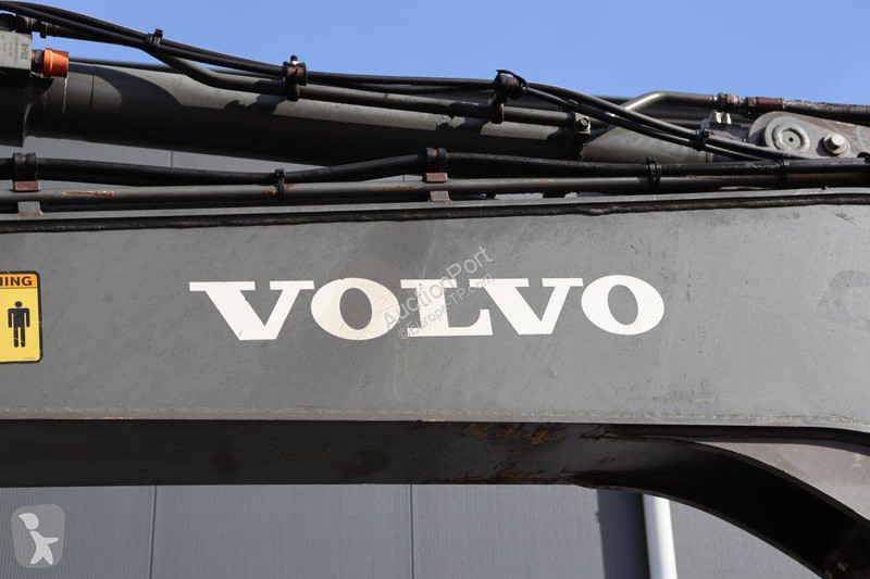 Багер Volvo
