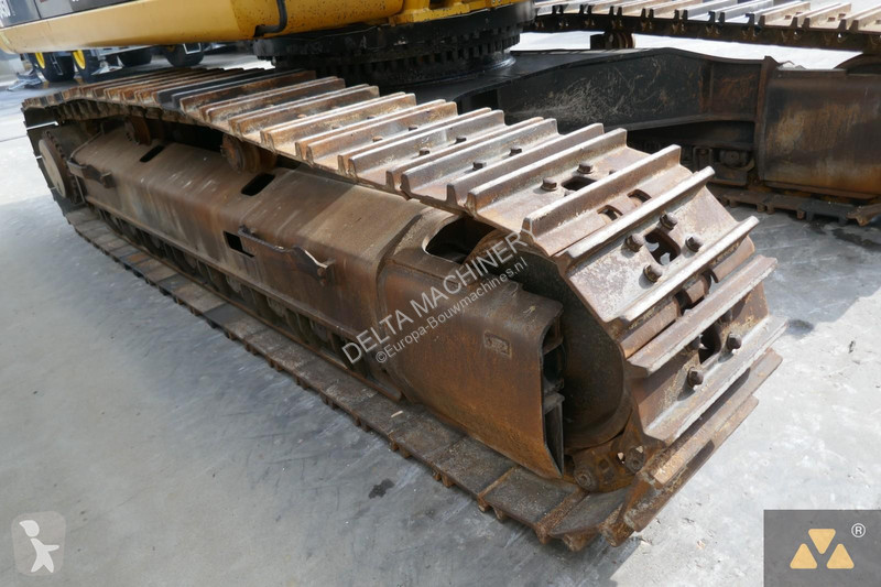 Багер Caterpillar LME