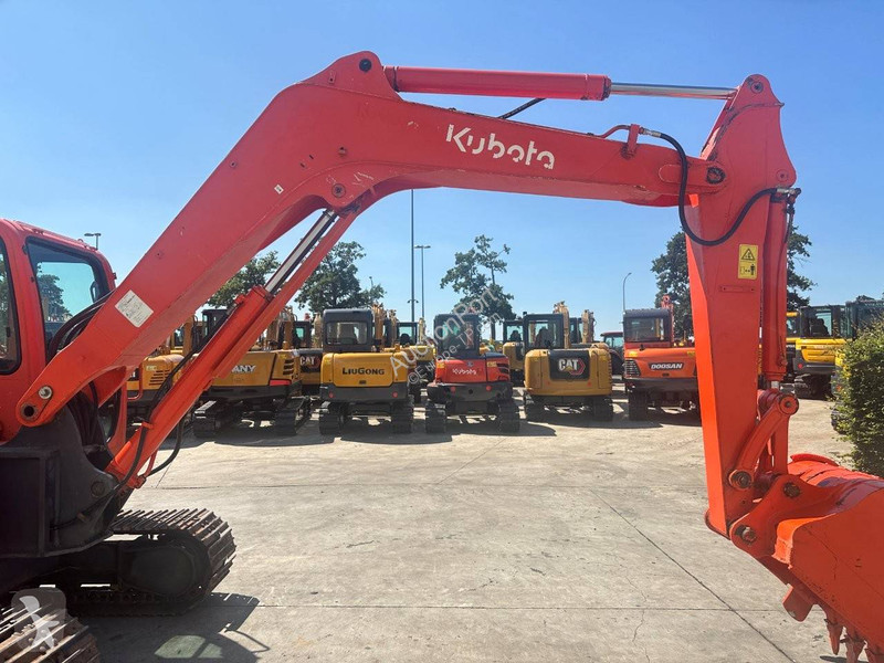 Багер Kubota KX185-3