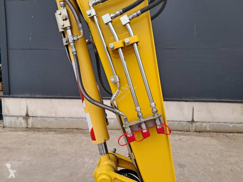 جرافة Komatsu