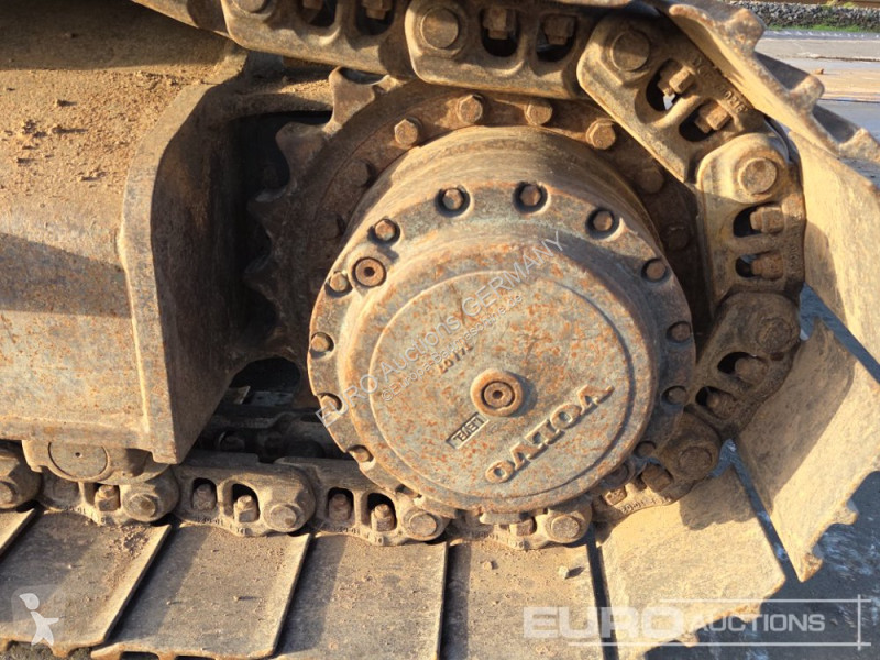 جرافة Volvo EC240