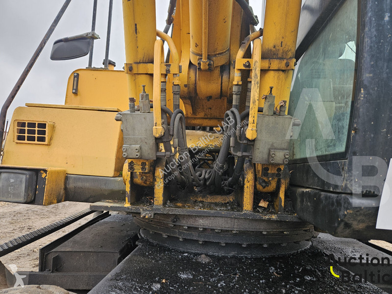 Багер JCB