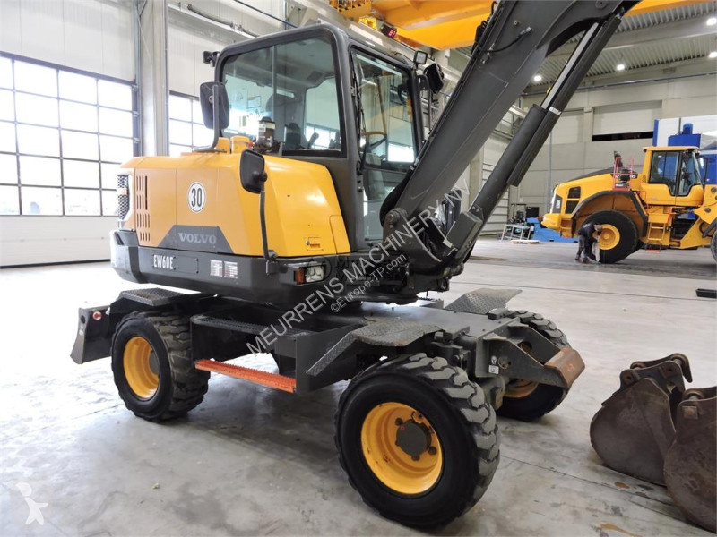 Escavadora Volvo EW60E