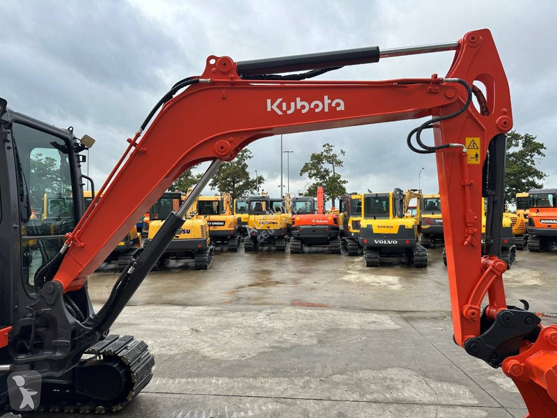 Escavadora Kubota