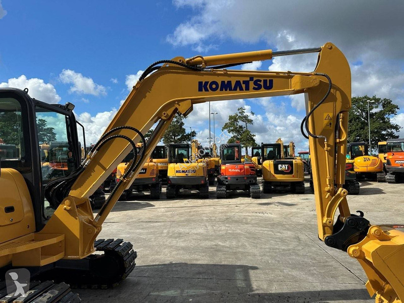 Escavadora Komatsu 7