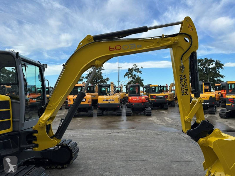 Escavadora Neuson 6003
