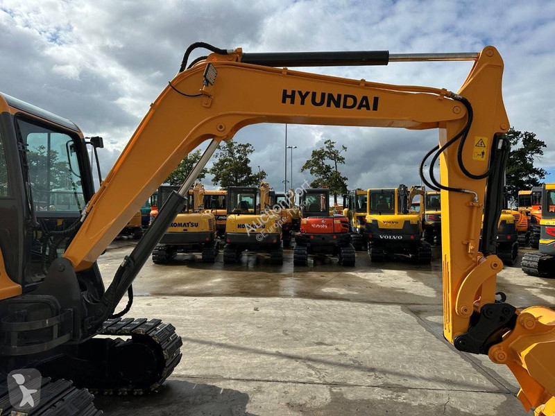 Escavadora Hyundai HX55