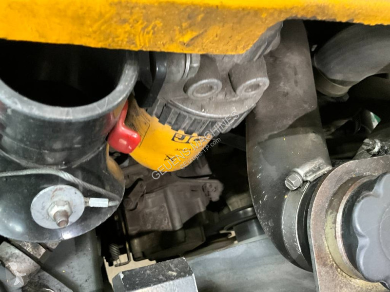 Escavadora JCB