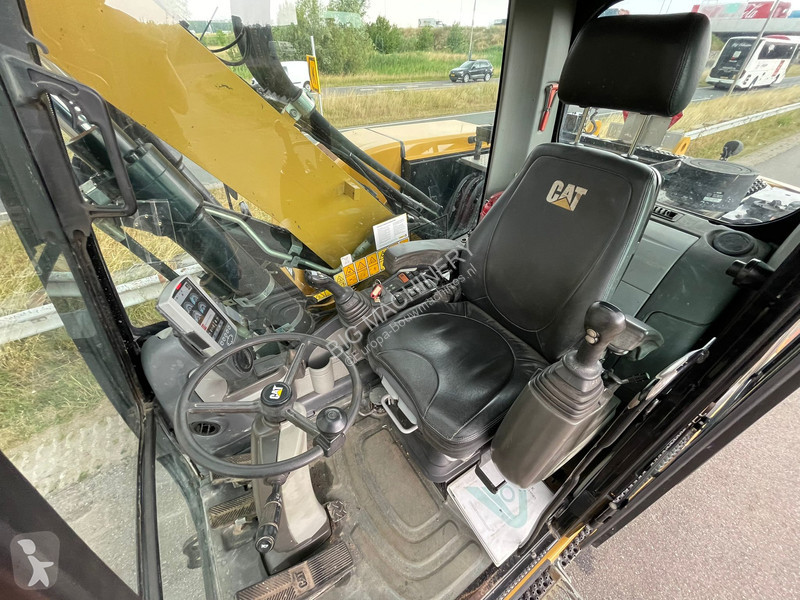 Excavator Caterpillar D - CE