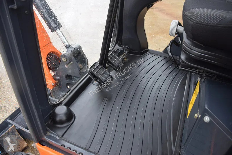 Excavator Hitachi ZX19.6 CR