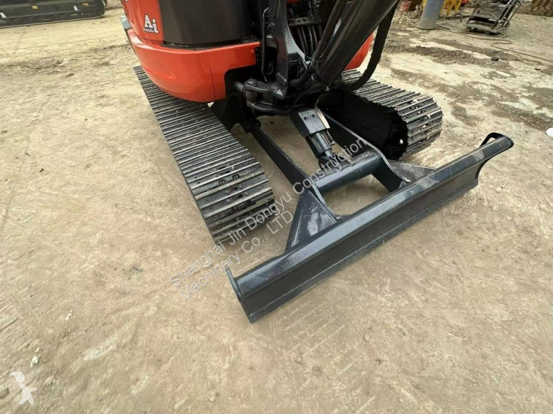 Escavadora Kubota KX163