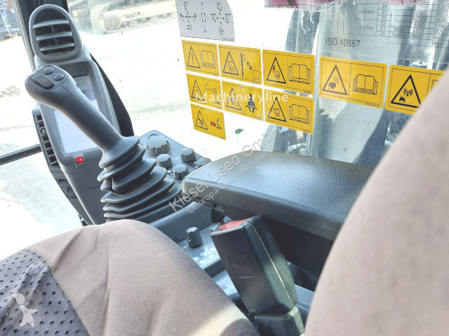 Escavatore Hitachi -6