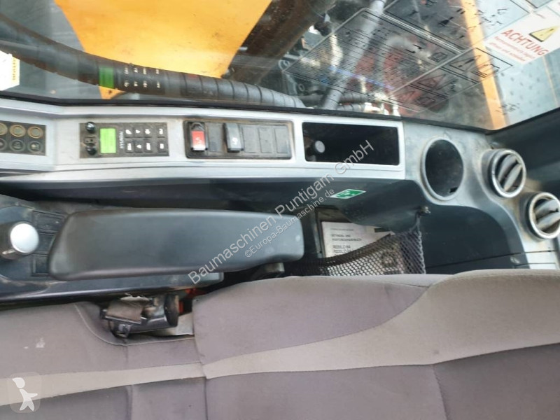 Lopatový nakládač Hyundai R 220 LC-9A
