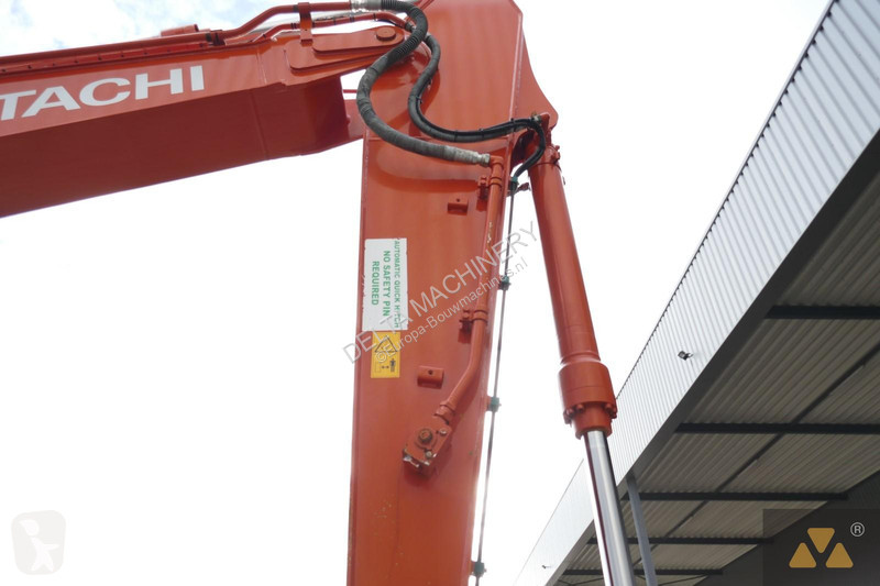 Escavadora Hitachi -7